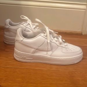 6 Youth 6Y White Nike Air Force Ones Used